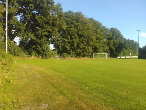 Sportplatz im alten Dorf B - Ottersberg-Fischerhude