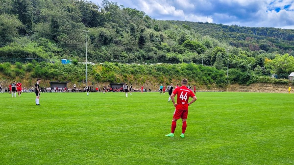 Reinhard-Grasnick-Sportanlage - Burgen/Mittelmosel