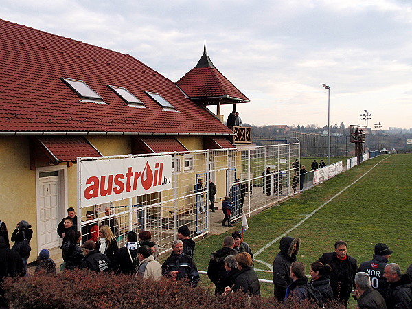 Alkotmány téri pálya - Kozármisleny