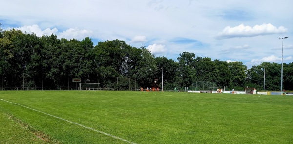 Sportgelände am Schloß - Schöneck/Hessen-Büdesheim