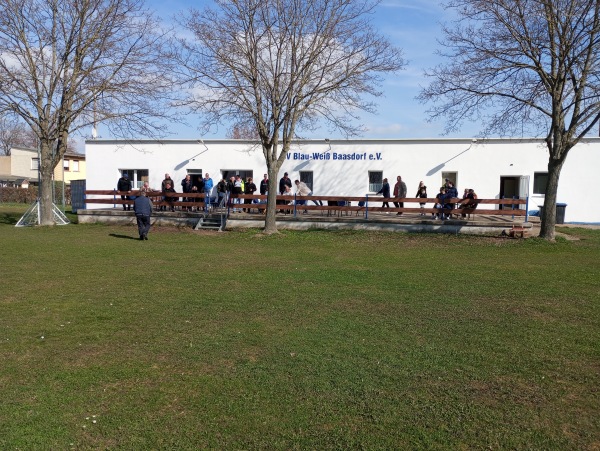 Sportplatz an der Quelle - Köthen/Anhalt-Baasdorf