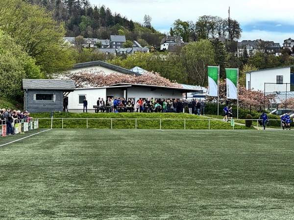 Leißefeld-Kampfbahn im Sportzentrum - Schmallenberg-Bad Fredeburg