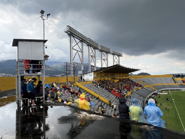 Estadio Gonzalo Pozo Ripalda - Quito
