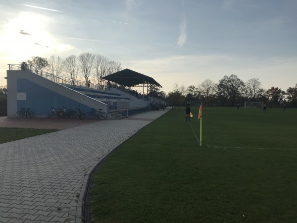 Stadion Piłkarski Radłovia Radłów - Radłów