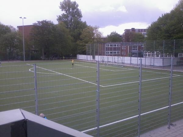 Sportplatz Meerweinstraße - Hamburg-Barmbek