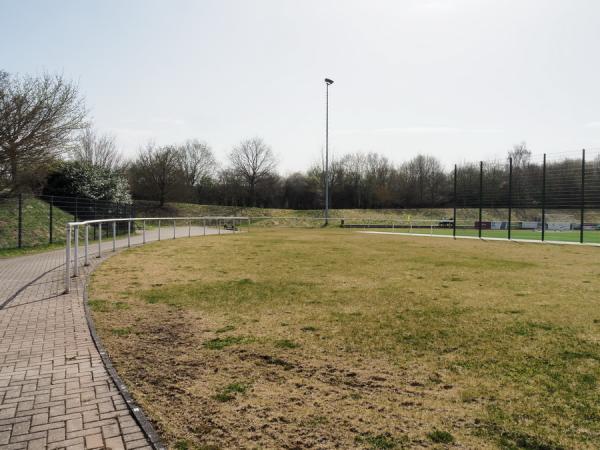 Sportpark Hülschenbrauck - Menden/Sauerland-Platte Heide