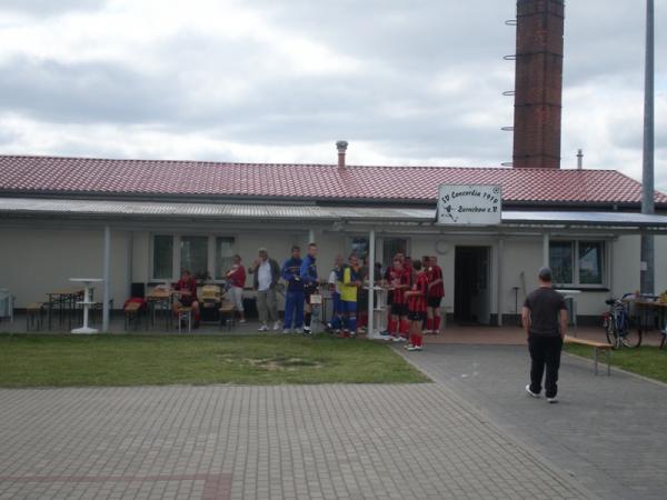 Sportplatz an der B110 - Dargun-Zarnekow