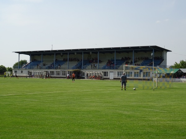 Štadión Róberta Forróa - Váhovce