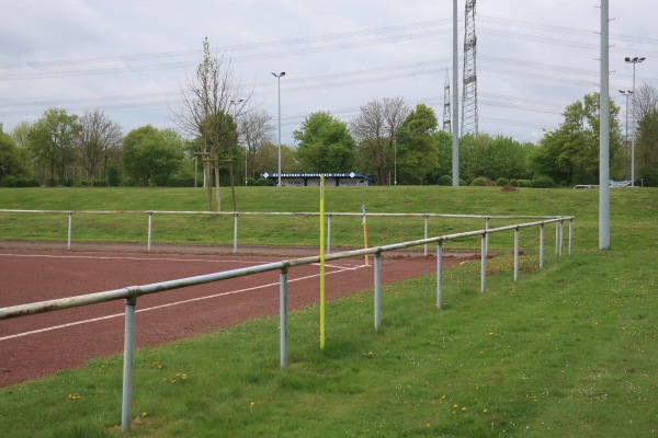 Bezirkssportanlage Krähenacker Platz 3 - Meerbusch-Osterath