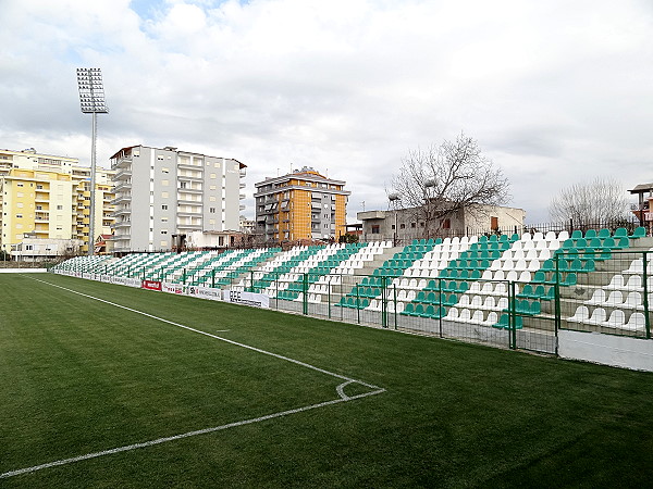 Stadiumi Loni Papuçiu - Fieri