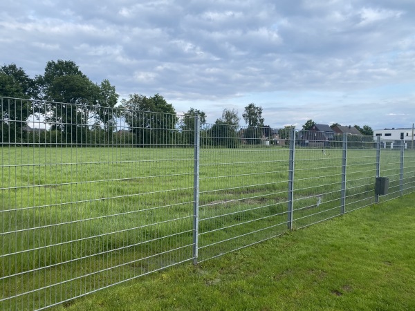 Paradiesstadion Nebenplatz 2 - Rees-Mehr