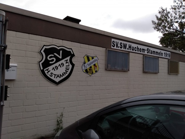Sportanlage Karolingerstraße Platz 2 - Niederzier-Huchem-Stammeln
