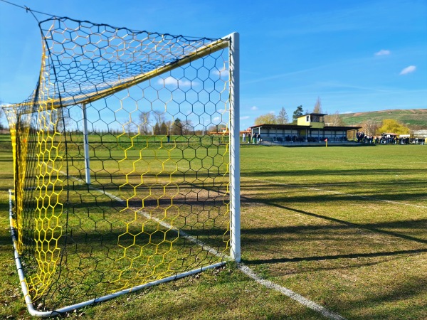 Glück-Auf-Kampfbahn Nebenplatz - Menteroda