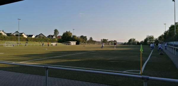 Sportplatz am Bürgerhaus - Thomm