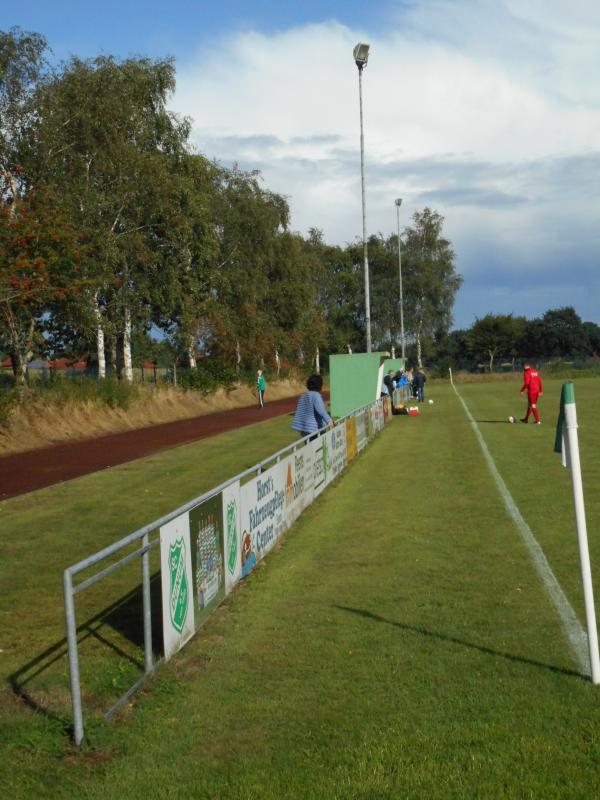 Sportplatz an der Schule - Dunum