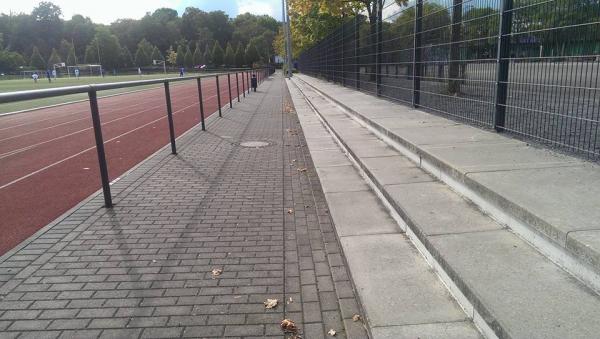 Sportplatz Dieter-Forte-Gesamtschule - Düsseldorf-Eller