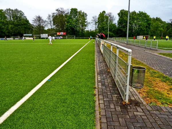 Bezirkssportanlage Am Eisenbrand Platz 4 - Meerbusch-Büderich