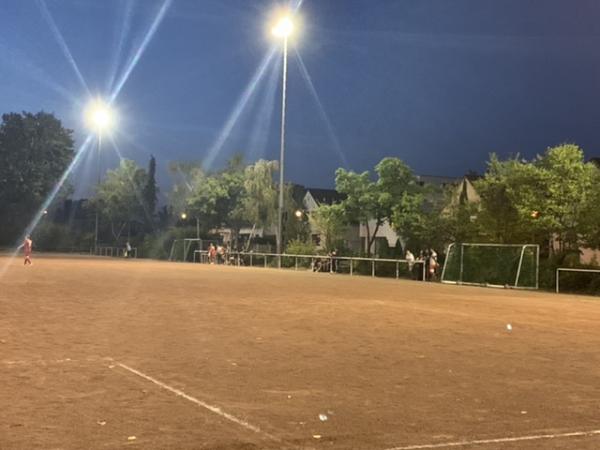 Sportplatz Remigiusstraße - Köln-Weiß