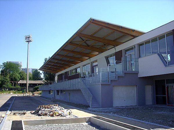 Neue Tribüne im Bau