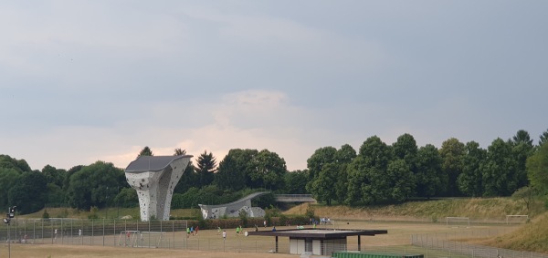 Zentrale Hochschulsportanlage Platz 8 - München-Milbertshofen-Am Hart