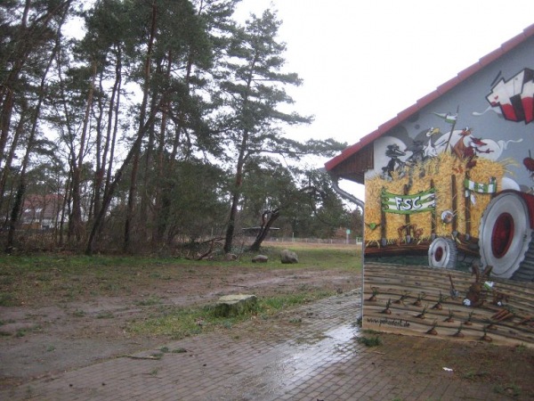 Sportplatz Am Weinberg - Wolmirstedt-Farsleben