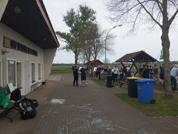 Gehard-Schmeißel-Gedenk-Sportpark - Bad Belzig-Ragösen