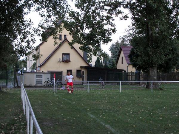 Sportplatz Am Bahnhof - Elsteraue-Rehmsdorf