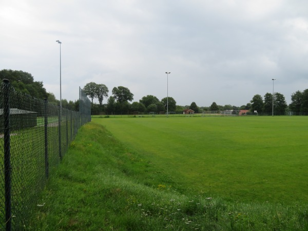 Waldbadstadion Nebenplatz 3 - Uelsen