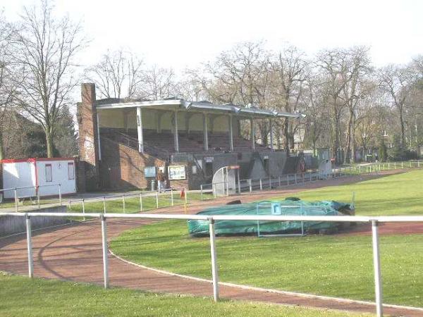 Hubert-Houben-Kampfbahn - Krefeld-Kliedbruch