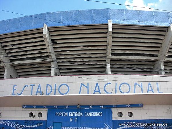 Estadio Nacional Chelato Uclés - Tegucigalpa