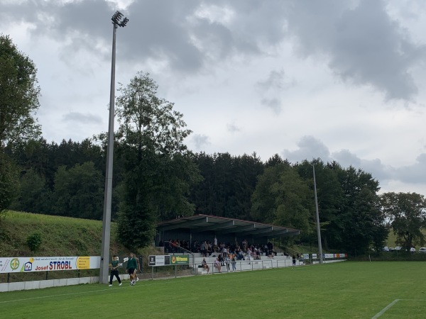 Waldstadion - Neufraunhofen