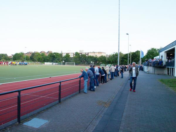 Bezirkssportanlage Schorlemerstraße - Düsseldorf-Niederkassel