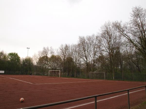 Sportplatz Am Beeckbach - Duisburg-Bruckhausen