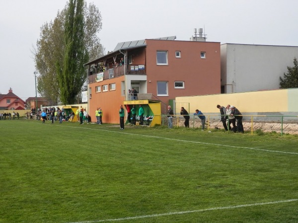Futbalové ihrisko Topoľníky - Topoľníky