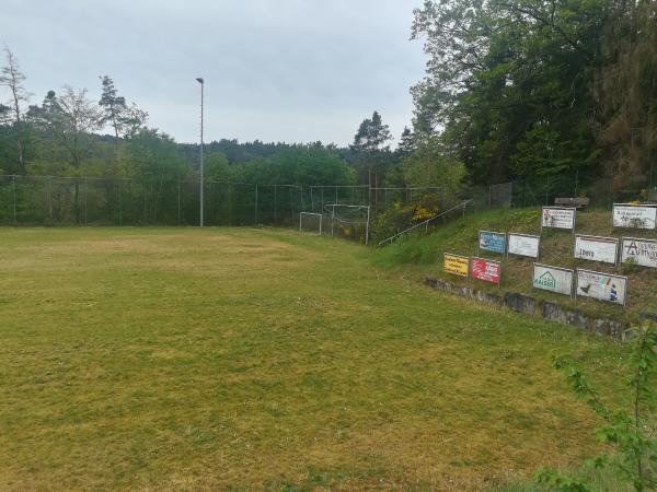 Sportplatz Hertlingshausen - Carlsberg-Hertlingshausen