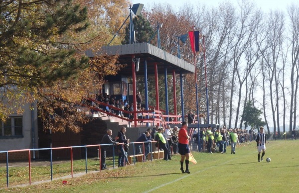 Futbalové ihrisko Baka - Baka
