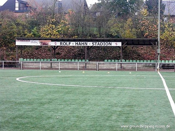 Rolf-Hahn-Stadion - Overath-Heiligenhaus