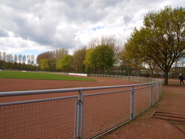 Heinrich-Hamacher-Sportpark - Duisburg-Neumühl