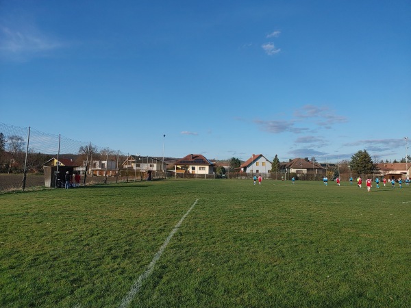 Schulsportplatz Enzersfeld - Enzersfeld im Weinviertel