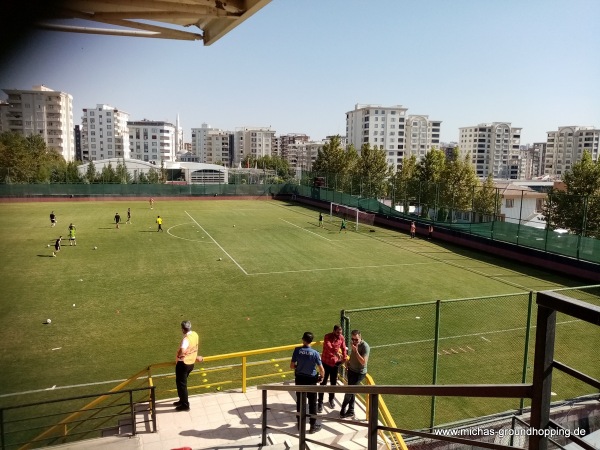 Faruk Çelik Stadyumu - Karaköprü