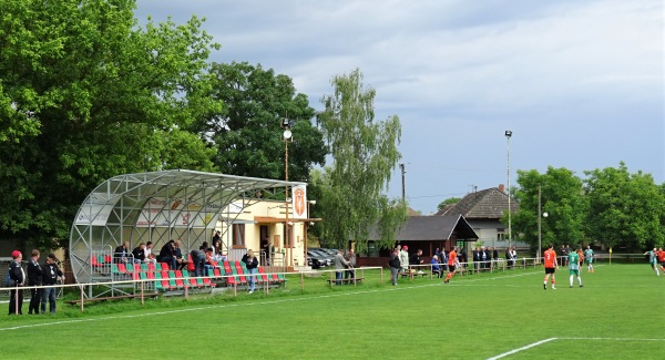 Futbalový štadión Horný Ohaj - Vráble-Horný Ohaj