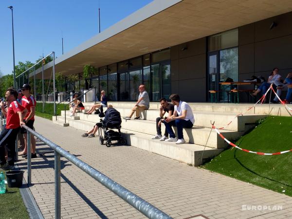 Bezirkssportanlage Neckarpark - Stuttgart-Bad Cannstatt