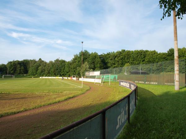 Straußenfarm Stadion - Wermelskirchen-Dabringhausen