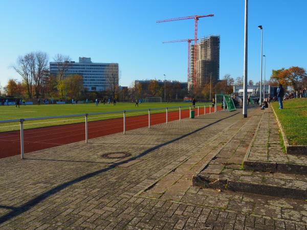 Bezirkssportanlage Pariser Straße - Düsseldorf-Heerdt