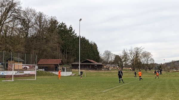 Sportplatz am Feckinger Bach - Saal/Donau-Mitterfecking