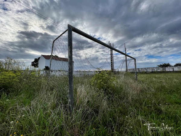 Campo de Futebol da Calheta de Nesquim - Calheta de Nesquim, Ilha da Picos, Açores