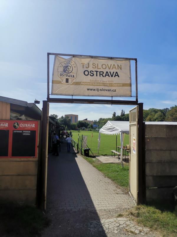 Fotbalové hřiště Slovan Ostrava - Ostrava-Mariánské Hory a Hulváky