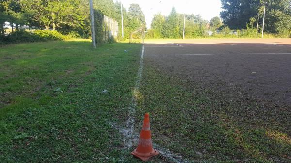 Stadion an der Landesgrenze Nebenplatz - Hamburg-Wilhelmsburg