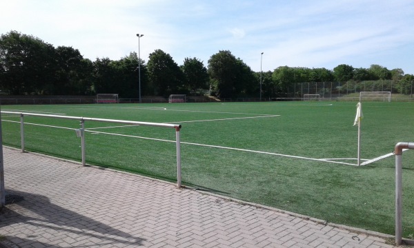 Uwe-Becker-Stadion Nebenplatz - Worms-Pfeddersheim