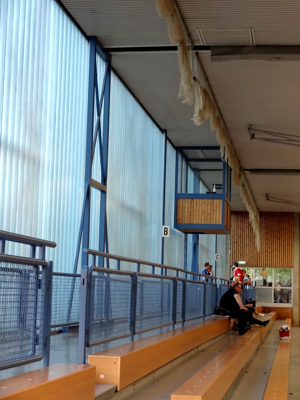Sporthalle der Heinrich-Heine-Gesamtschule Düsseldorf-Rath - Düsseldorf-Grafenberg